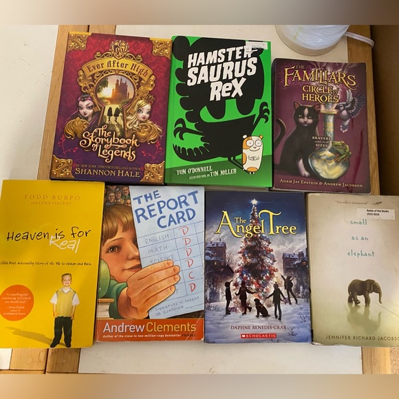 Books - Picture 2 of 8